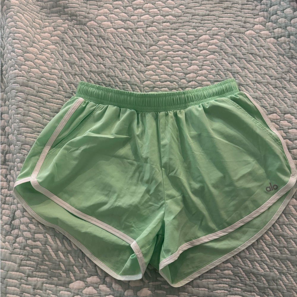 Alo Ivy League Dolphin Short
